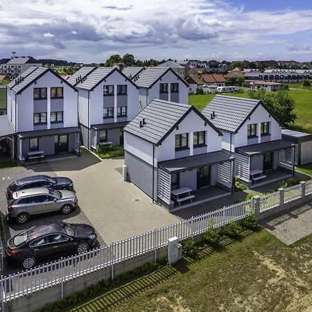 Frajda Domki - Apartamenty 6-Osobowe - Salon I Dwie Sypialnie Oraz Studia 4-Osobowe - Pokoj Z Aneksem Kuchennym 레왈 외부 사진