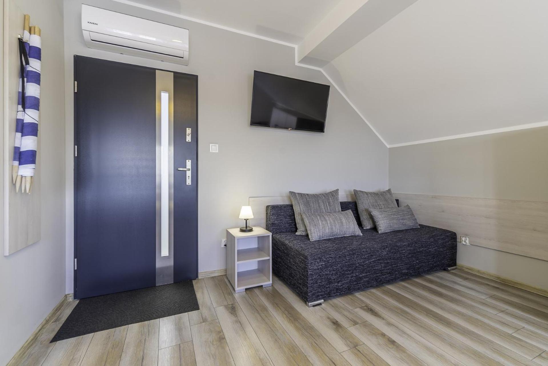 Frajda Domki - Apartamenty 6-Osobowe - Salon I Dwie Sypialnie Oraz Studia 4-Osobowe - Pokoj Z Aneksem Kuchennym 레왈 외부 사진