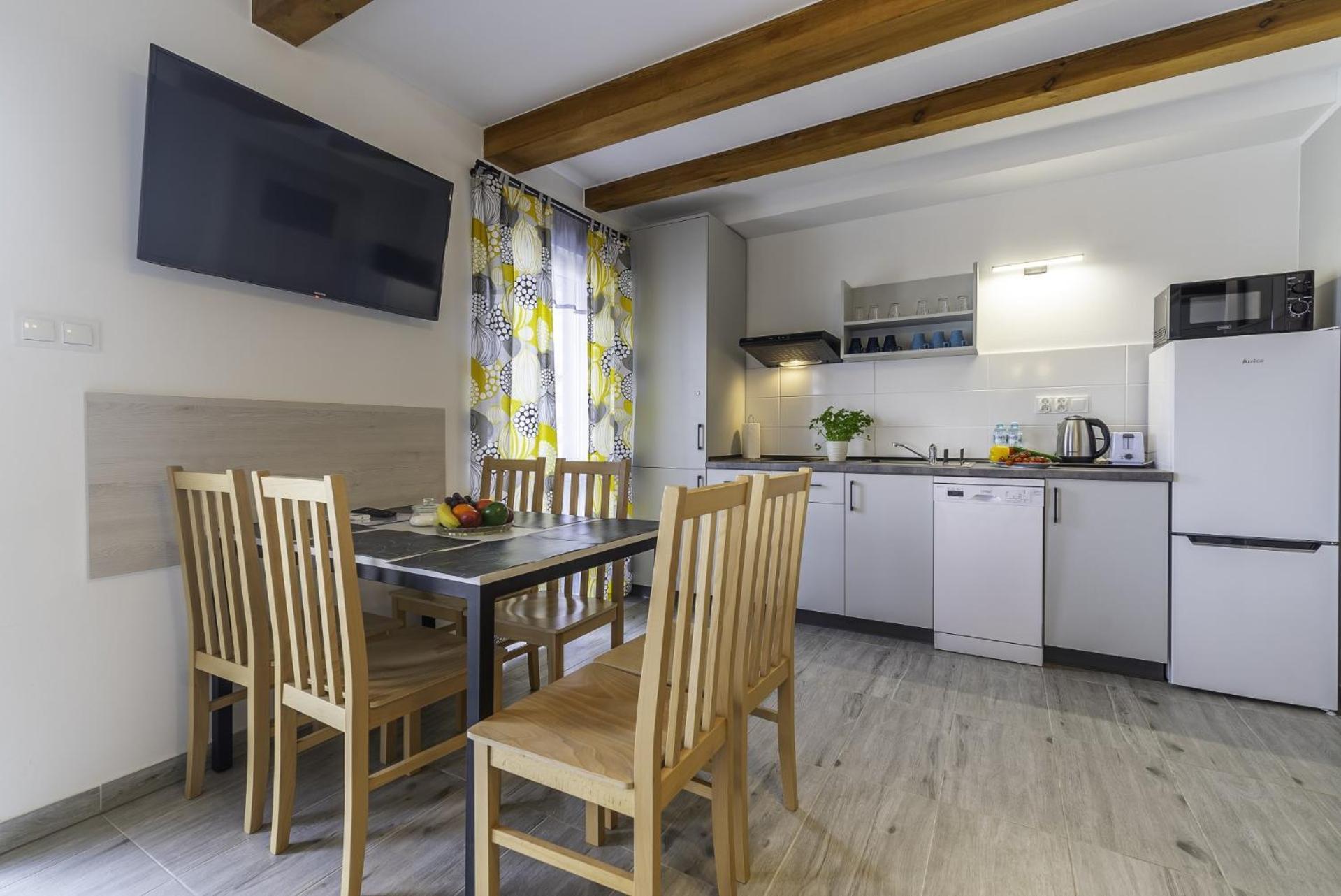 Frajda Domki - Apartamenty 6-Osobowe - Salon I Dwie Sypialnie Oraz Studia 4-Osobowe - Pokoj Z Aneksem Kuchennym 레왈 외부 사진