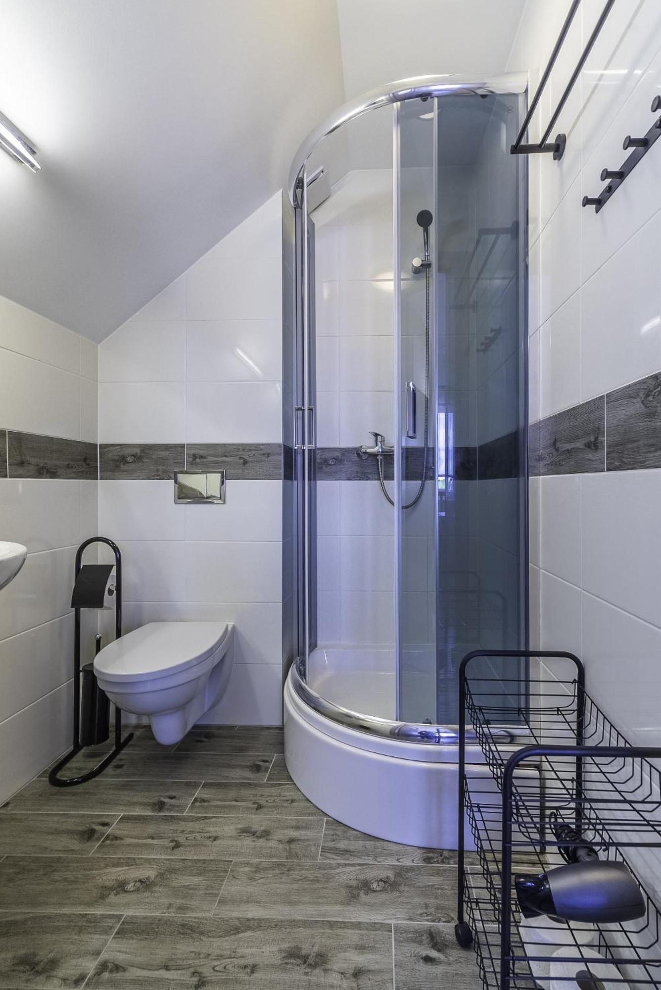 Frajda Domki - Apartamenty 6-Osobowe - Salon I Dwie Sypialnie Oraz Studia 4-Osobowe - Pokoj Z Aneksem Kuchennym 레왈 외부 사진