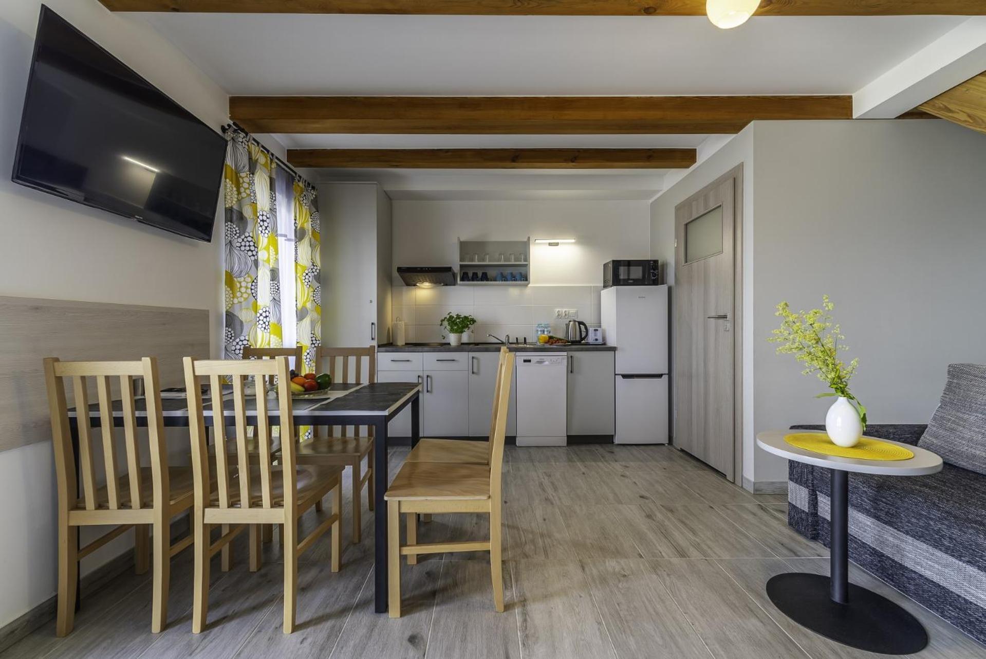 Frajda Domki - Apartamenty 6-Osobowe - Salon I Dwie Sypialnie Oraz Studia 4-Osobowe - Pokoj Z Aneksem Kuchennym 레왈 외부 사진