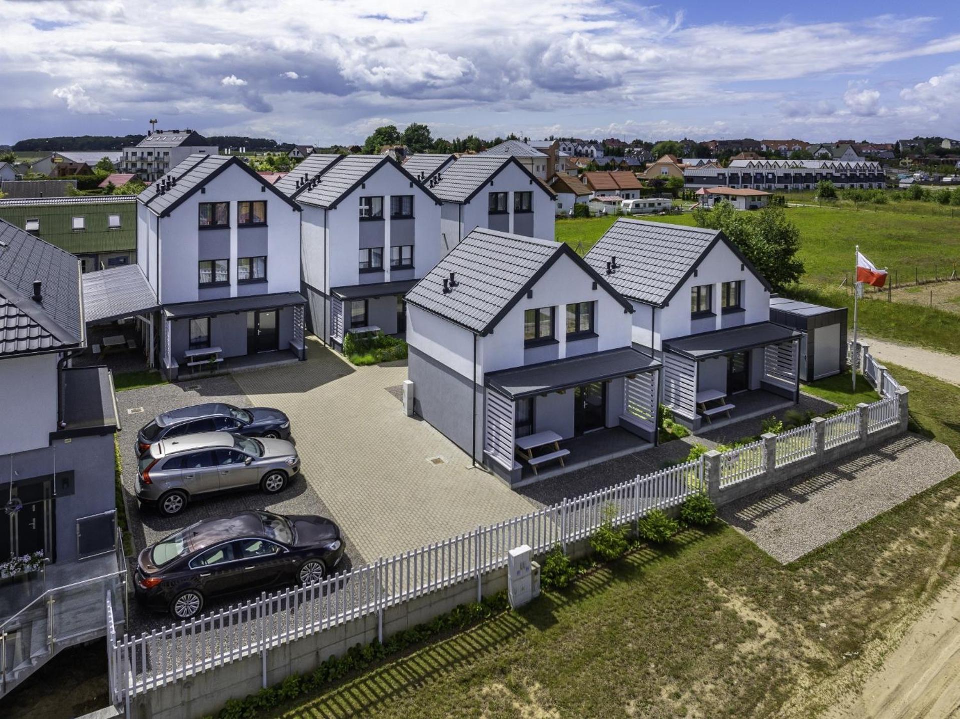Frajda Domki - Apartamenty 6-Osobowe - Salon I Dwie Sypialnie Oraz Studia 4-Osobowe - Pokoj Z Aneksem Kuchennym 레왈 외부 사진