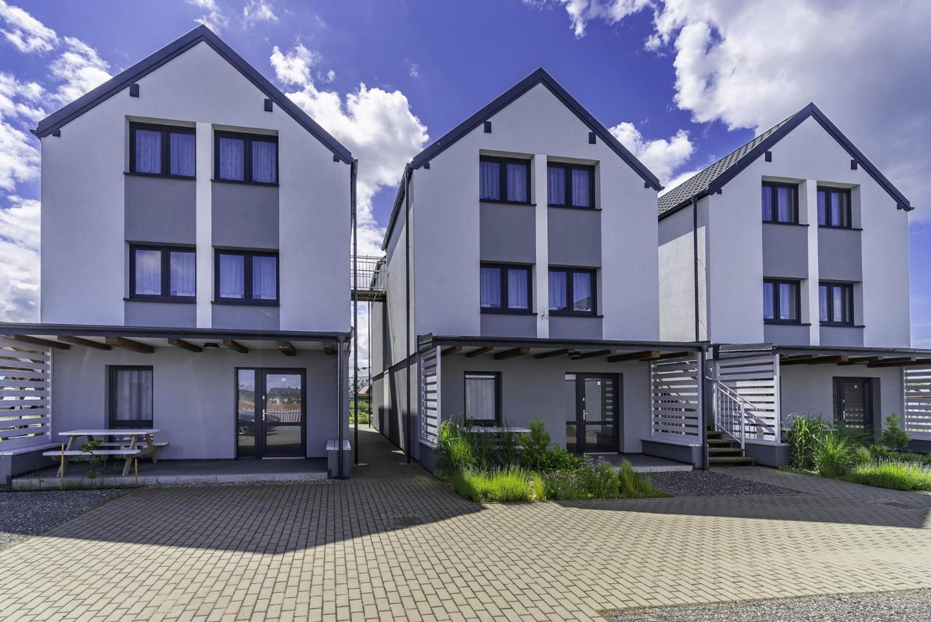 Frajda Domki - Apartamenty 6-Osobowe - Salon I Dwie Sypialnie Oraz Studia 4-Osobowe - Pokoj Z Aneksem Kuchennym 레왈 외부 사진